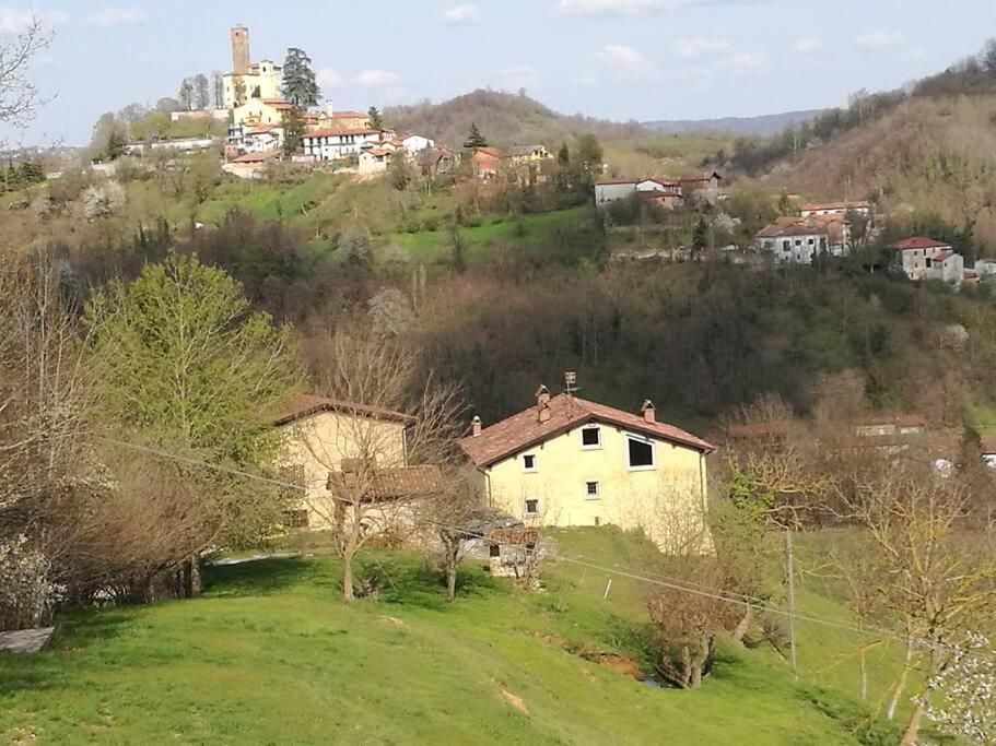 Casa Nel Verde Ca Dla Cola Mombasiglio Exterior photo